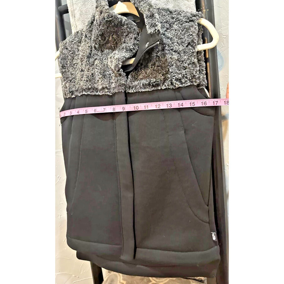 The North Face Ladies Zip Up Vest Size XS - Picture 3 of 13